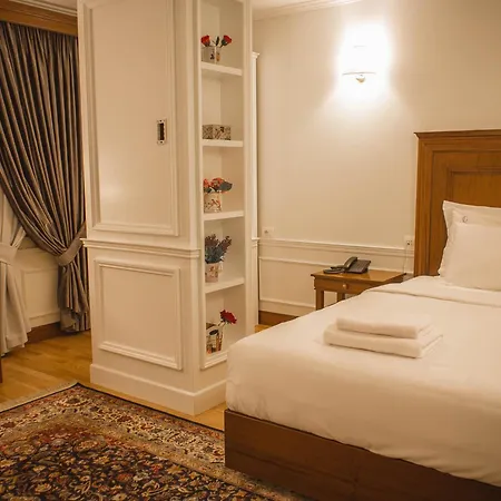 Opera 4* Τίρανα