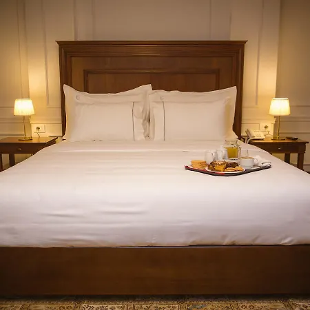 Ξενοδοχείο Opera 4*