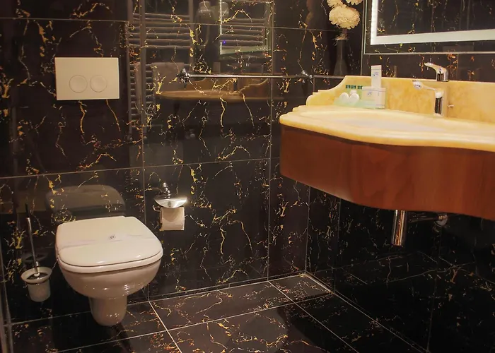 Opera Отель Тирана