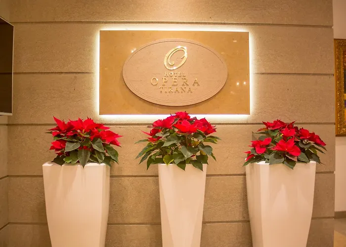 Opera Тирана