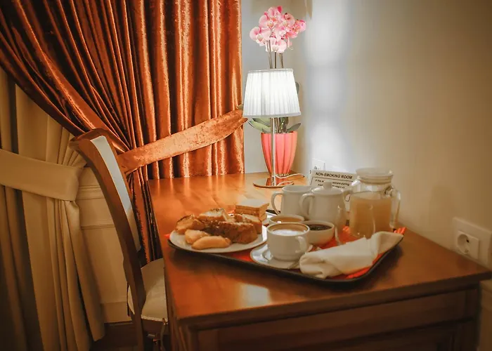 Opera 4* Тирана