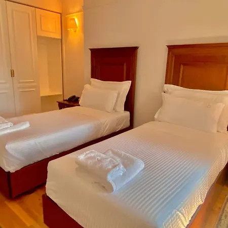 Opera 4* Tiran