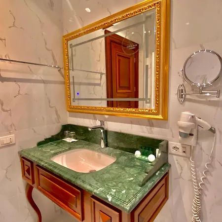 Otel Opera 4*