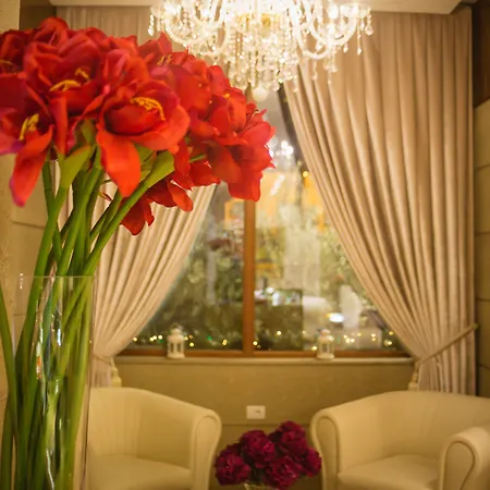 فندق Opera تيرانا