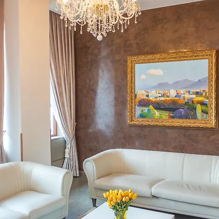 Opera 4* تيرانا