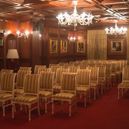 Hotel Opera